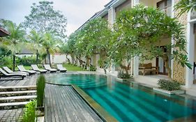 Akatara Hotel